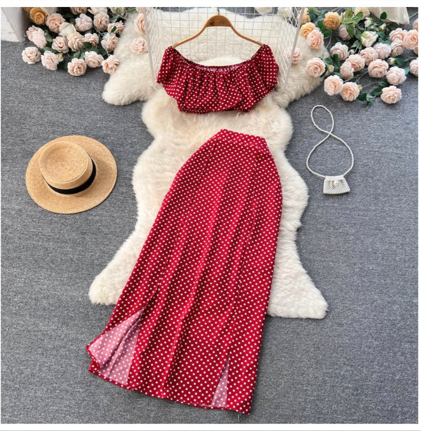 Red polkadots set ❤️